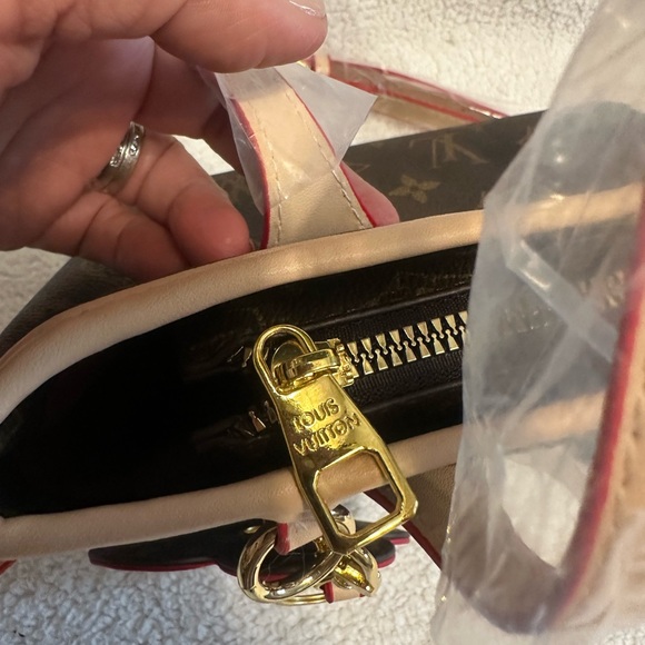 New Fashion Inspired Item (BAG) - Picture 10 of 12